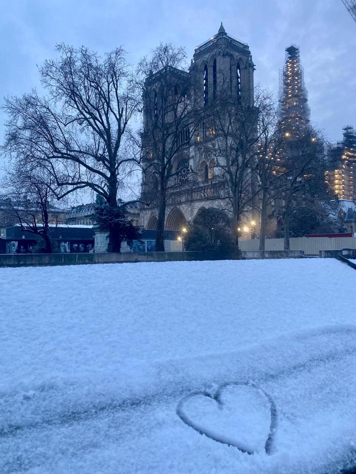 Hôtel les Degrés de Notre Dame Paris Exterior foto